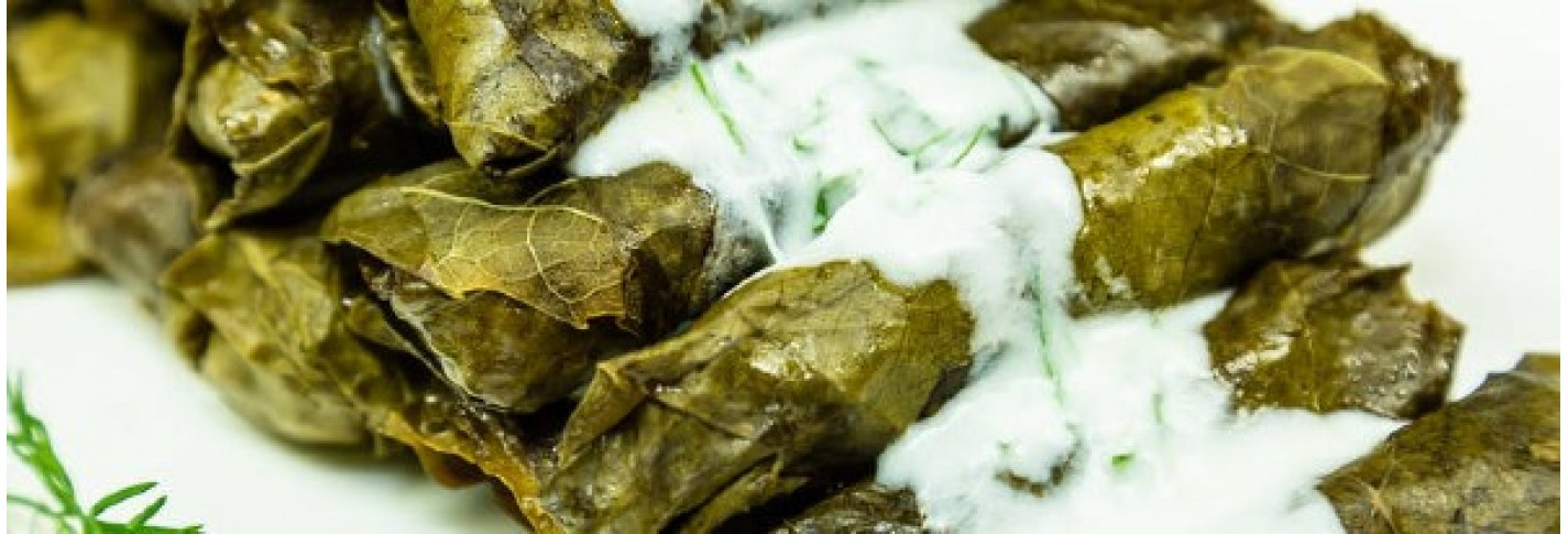 Vinbladsdolmar med sås